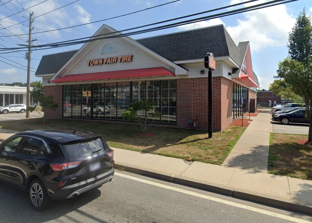 763/773 West Main Road, Middletown, Rhode Island
